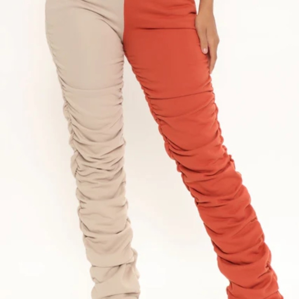 Fashion Nova Two-Tone Ruched Joggers in Beige and Rust